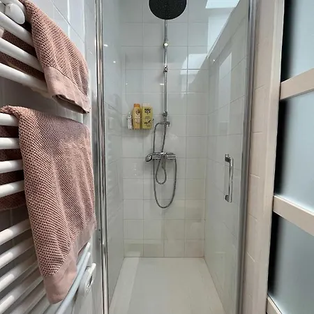 Studio Near Eiffel Tower + Arc De Triomphe